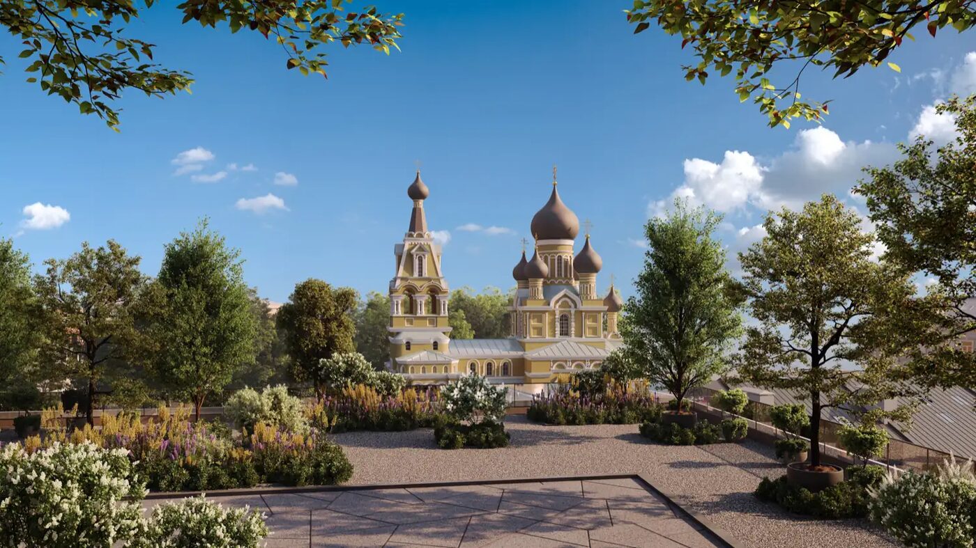 Вид на Шестаковскую церковь с золотыми куполами из озеленённого сквера рядом с кварталом